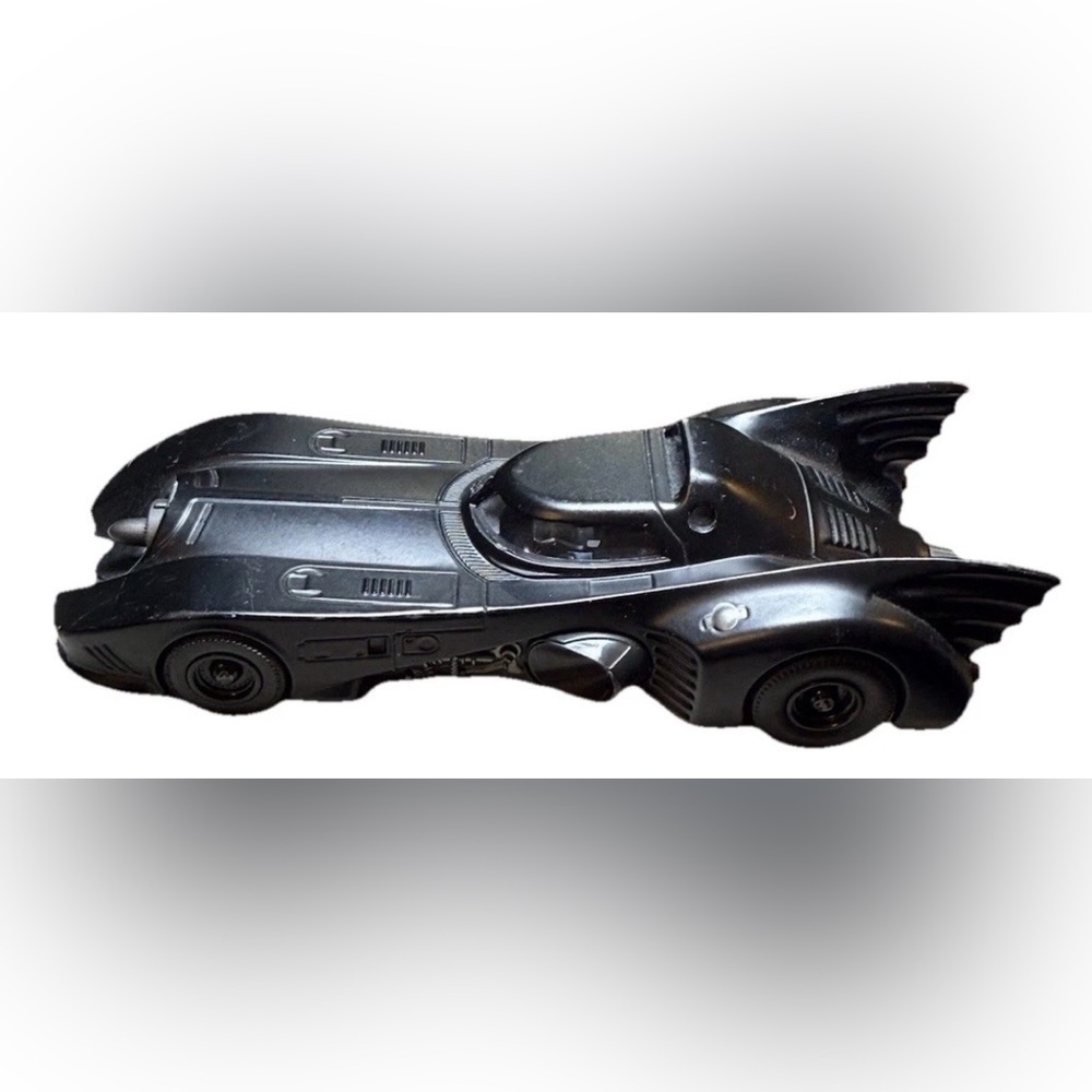 JADA Batman 1989 Batmobile Black Pull Back Toy DC Comics 1/32 Scale Diecast Car - Picture 6 of 9